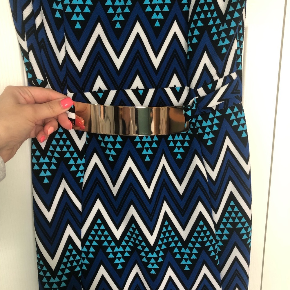 Pattern Bodycon Dress - Picture 2 of 3